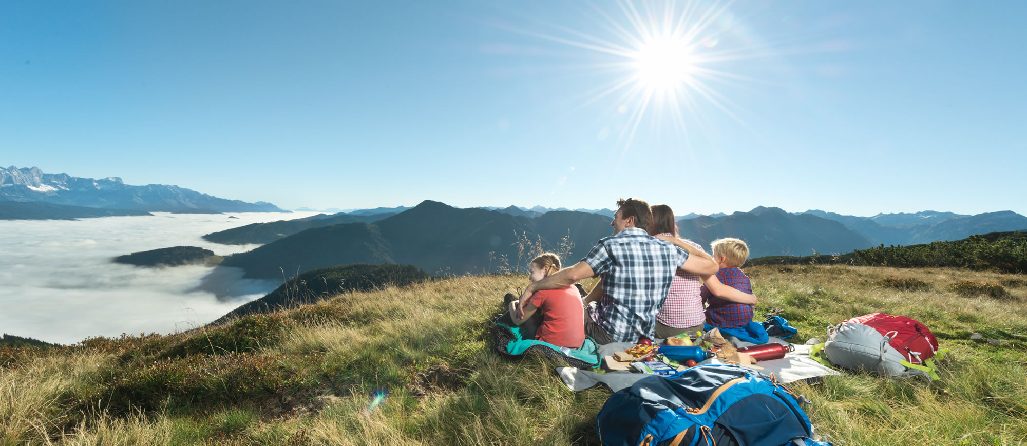 Ausblick auf die Berge im Familienurlaub © Flachau Tourismus